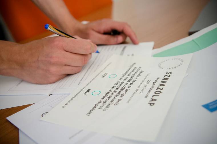 A hibalehetőségekre figyelmeztet a főkonzul a kvótanépszavazás kapcsán