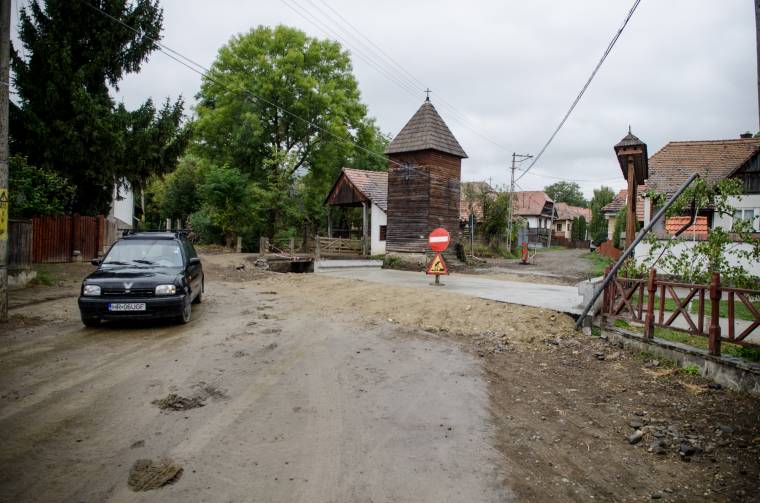 Néhány nap múlva befejezhetik a hídépítést Bogárfalván