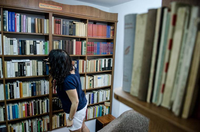 Magyar könyvadomány a Zsil-völgyieknek