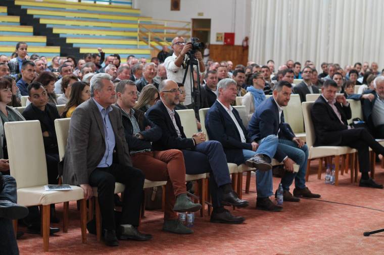 Verestóy és Birtalan vezet, Biró helye nincs kőbe vésve