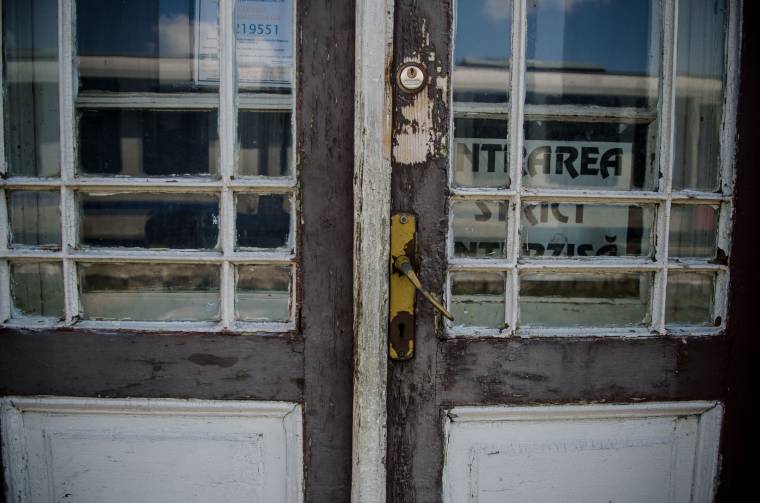 Számon kérik a miniszteren a lepusztult vasútállomások állapotát