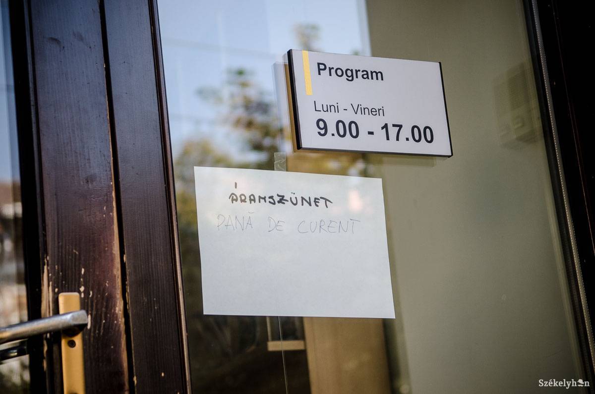Se kép, se hang. 2014 decemberében és 2015 januárjában három napos áramszünet köszöntött be Nagykárolyba •  Fotó: Barabás Ákos