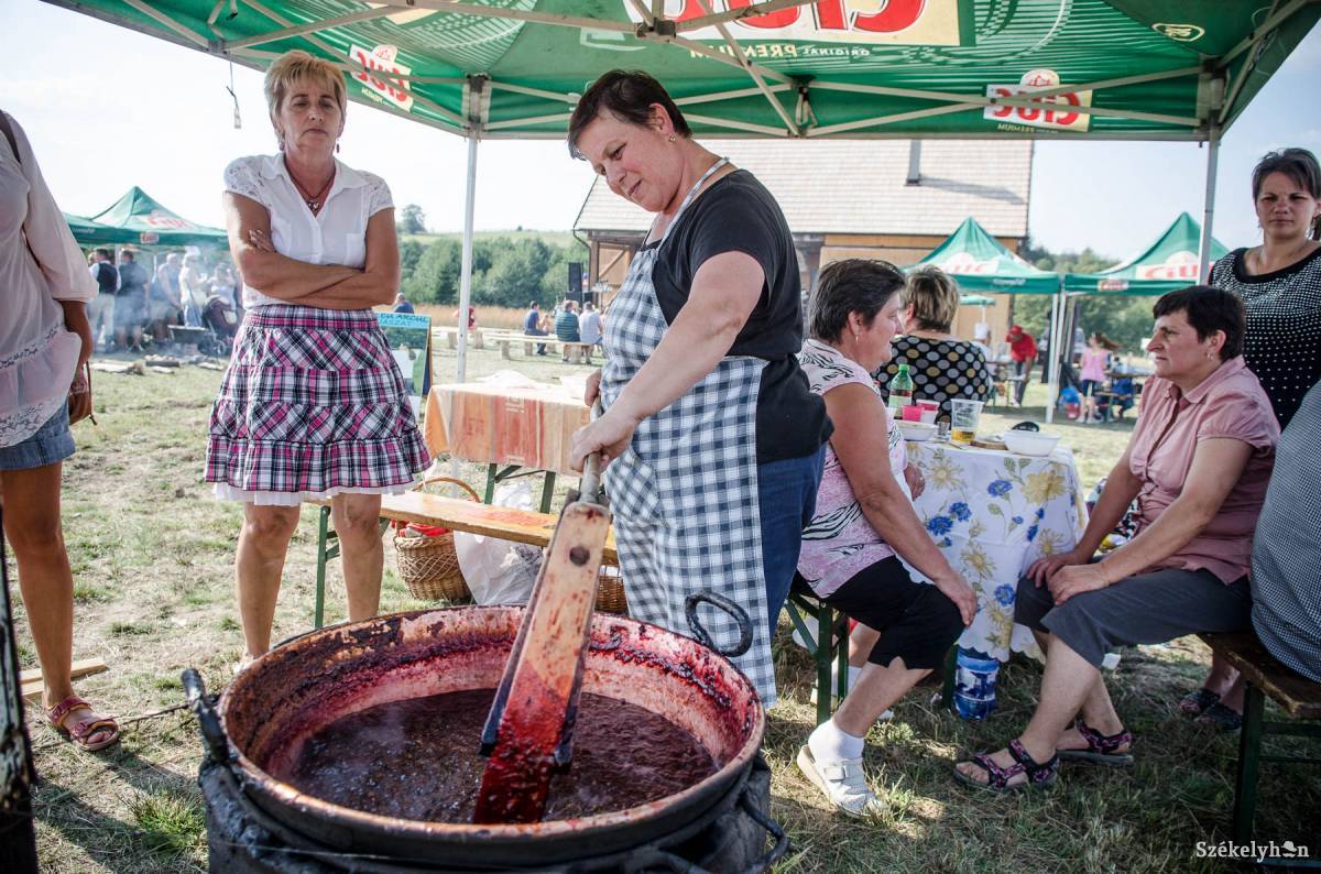 Idén is lesz katyófőzés, kóstolással. Archív •  Fotó: Barabás Ákos