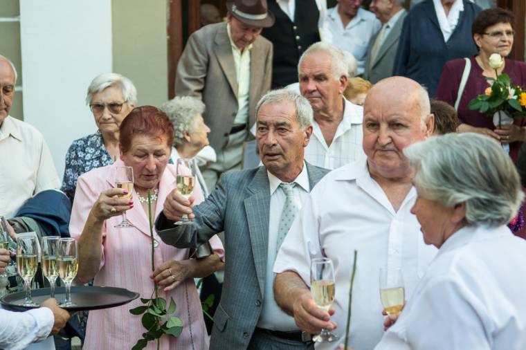 Ismert udvarhelyiek a jubiláló házasok között
