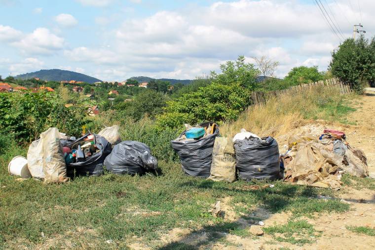 Szedhetjük a szemetet, mert egyre több van belőle