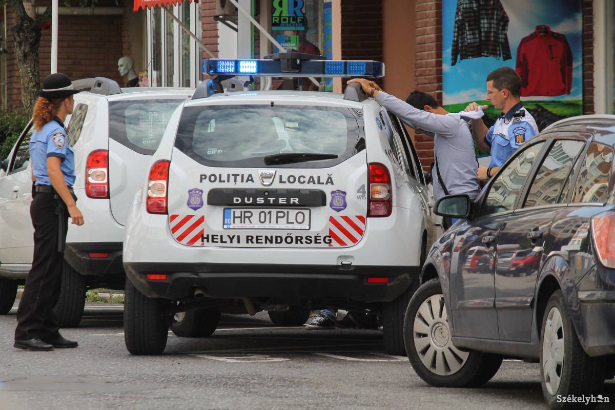 Akcióban. A helyi rendőrségek feladatait törvény szabályozza. Archív •  Fotó: Pál Árpád
