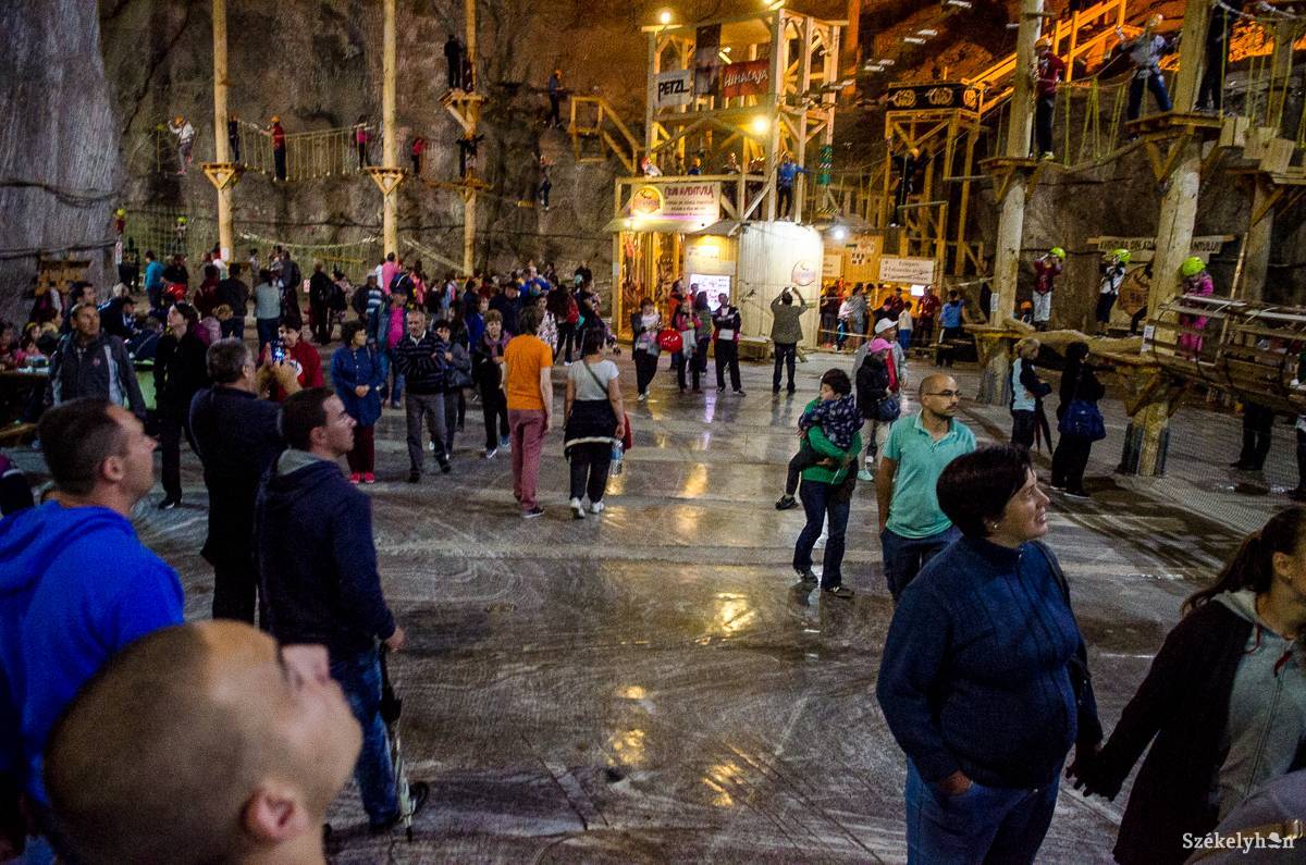 A parajdi sóbánya vonzza a legtöbb látogatót a fürdőtelepülésre. Ide télen leginkább kezelésre jönnek. Archív •  Fotó: Barabás Ákos