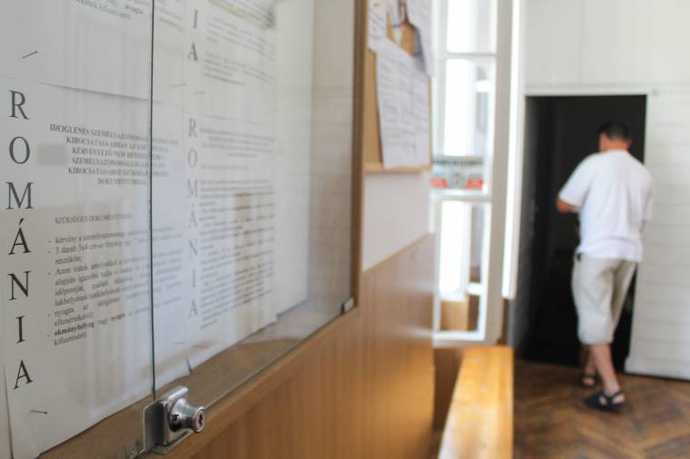 Már két hónapja nem tudják időben kiállítani az új személyiket, még sürgősségi esetben sem