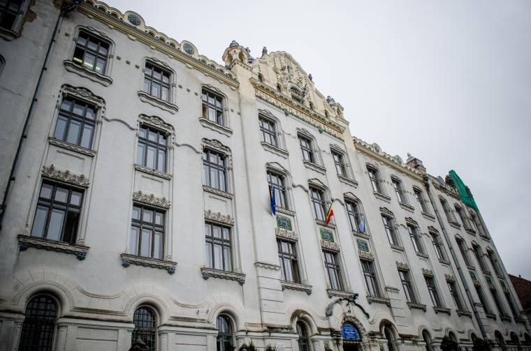 Iskolatörténeti kiállítást rendez a Tamási Áron Gimnázium – ehhez kérik az egykori diákok segítségét