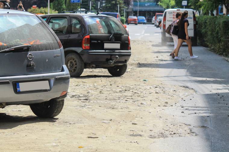 Leaszfaltozzák a Kisköved utcát