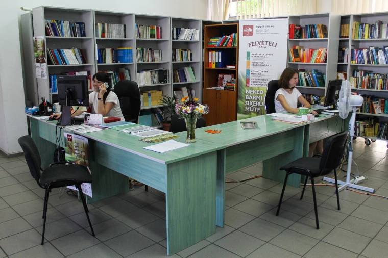 Lehet jelentkezni az udvarhelyi felsőoktatási intézményekbe