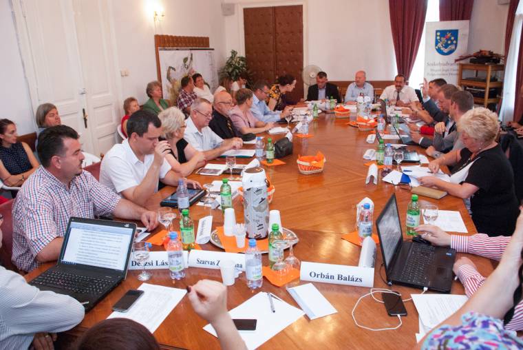 Feszültségmentes első ülés