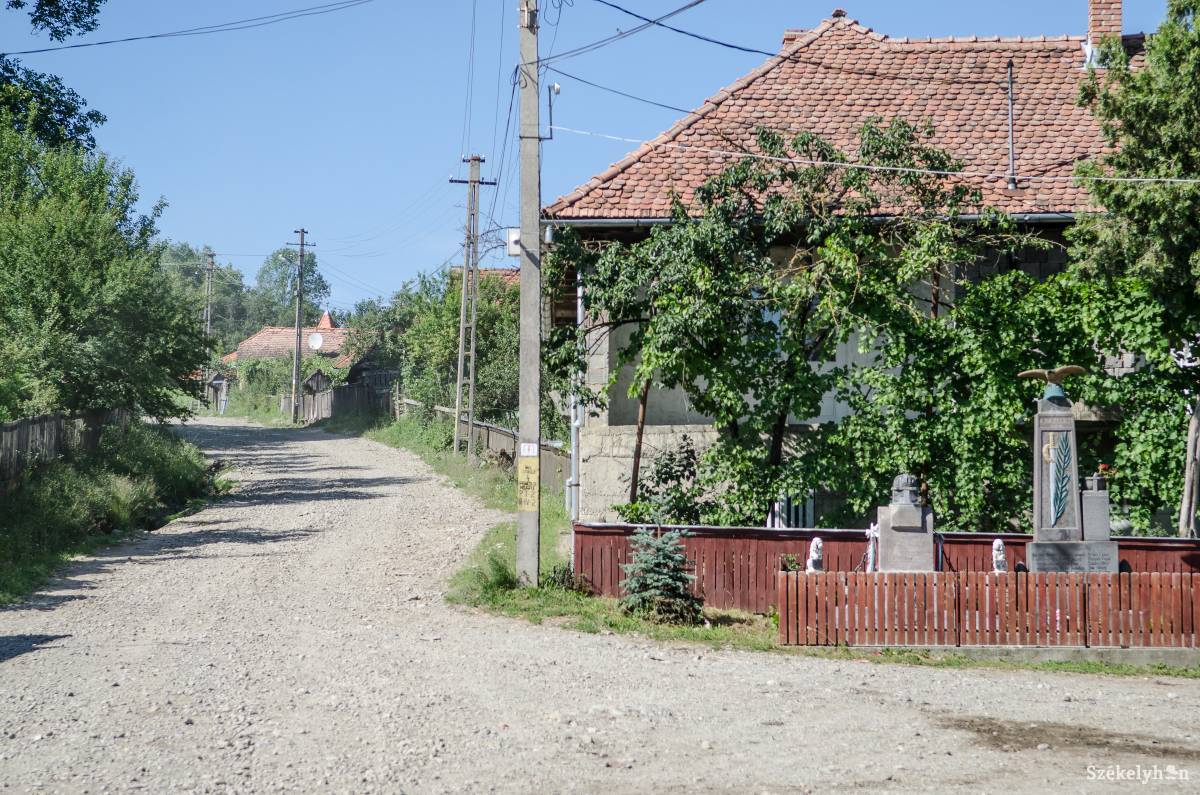 Már idén elkezdenék az Etéd és Küsmöd közötti szakasz felújítását •  Fotó: Barabás Ákos