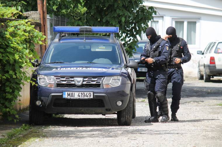 Adócsalás miatt tartottak összesen hatvan házkutatást