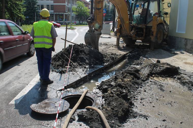 Elfolyt a víz a Villanytelep utcában