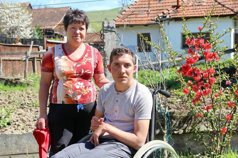 Rengetegen álltak Farkas Szilárd mellé
