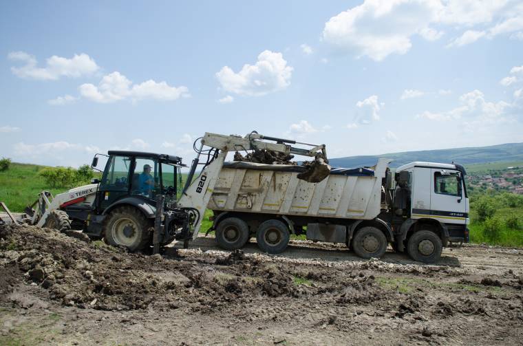 Utat javítanak, víztisztító állomást építenek Farkaslakán