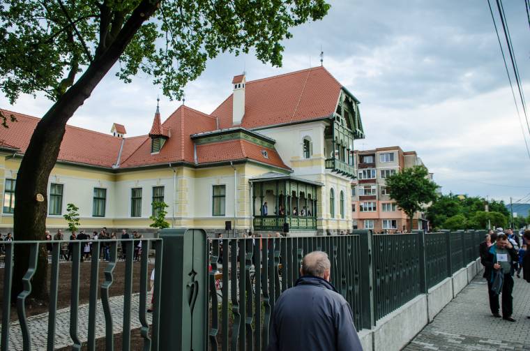 Rendhagyó tárlaton az evés és az irodalom összefonódása
