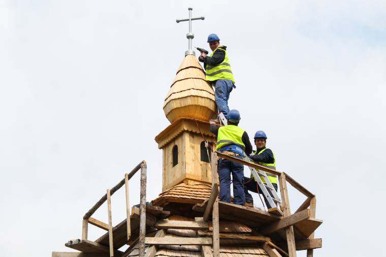 Üzennek a jövőnek