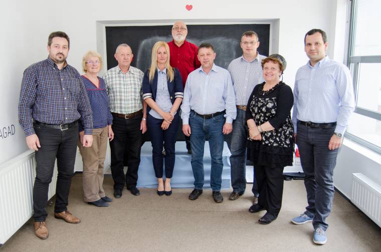 Feszültségkeltés helyett tervek