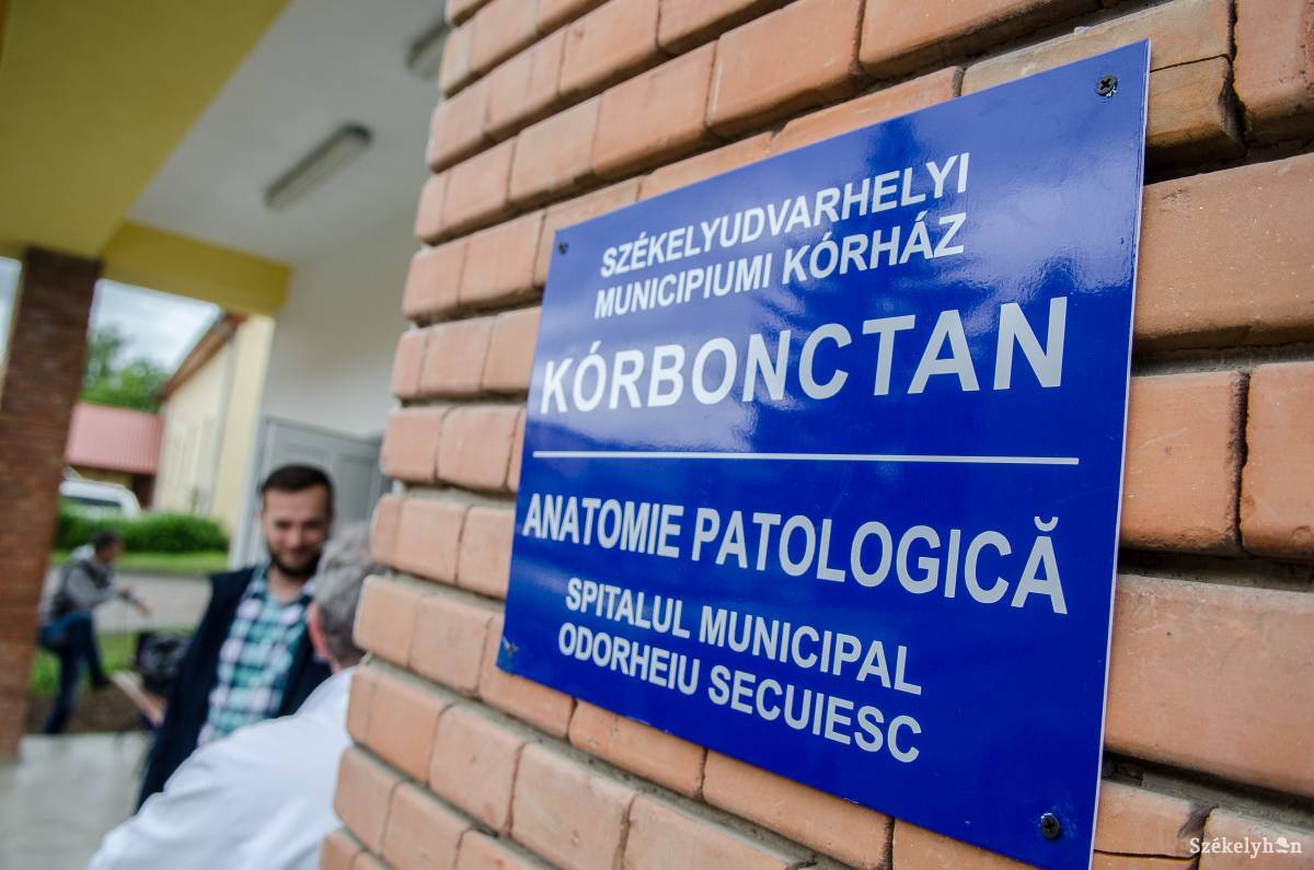 A románok civil fóruma szerint pluszköltségekkel fog járni, ha az anyanyelvhasználat is érvényesül az egészségügyben •  Fotó: Barabás Ákos