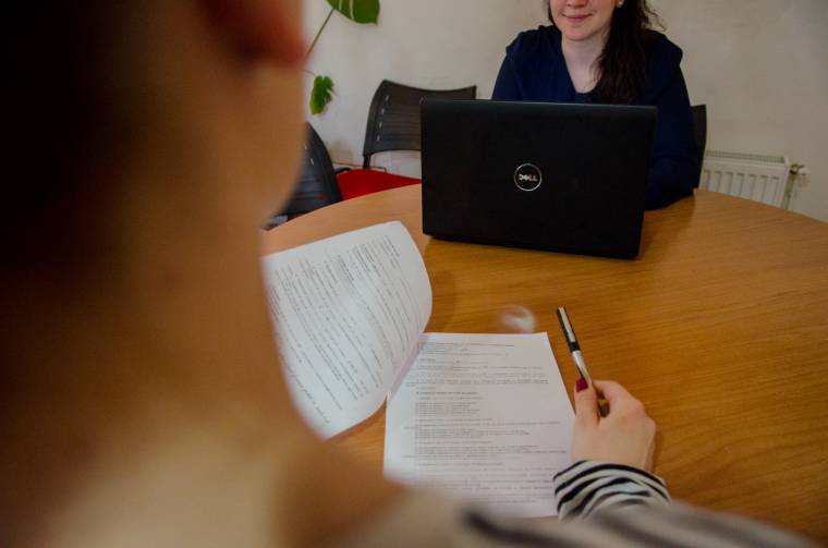 Akár 50 százalékos béremelést is kaphatnak az uniós projekteken dolgozó közalkalmazottak