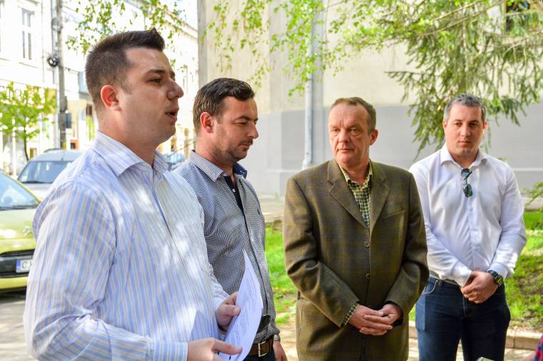 Sokadik sajtótájékoztató marógépügyben