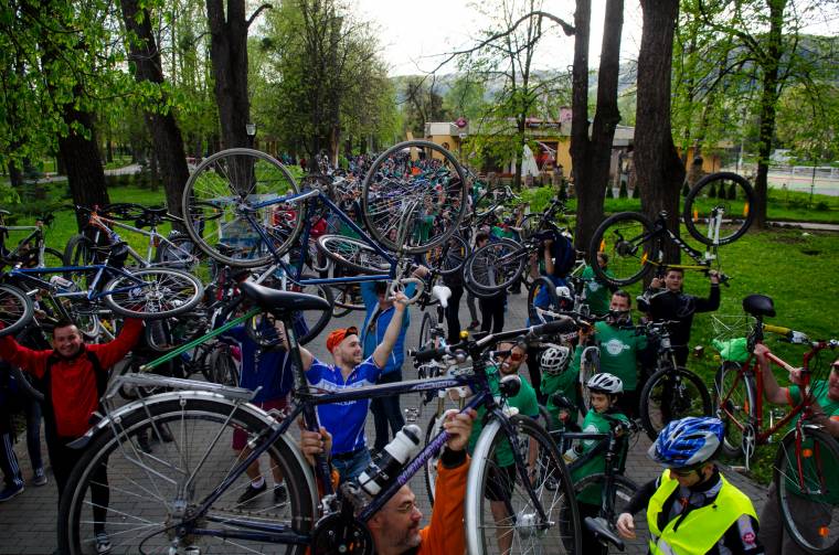 Felvonulás a szabályos és biztonságos kerékpározásért