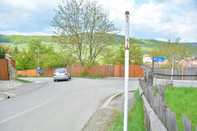 Pótolni fogják az eltűnt jelzőtáblát