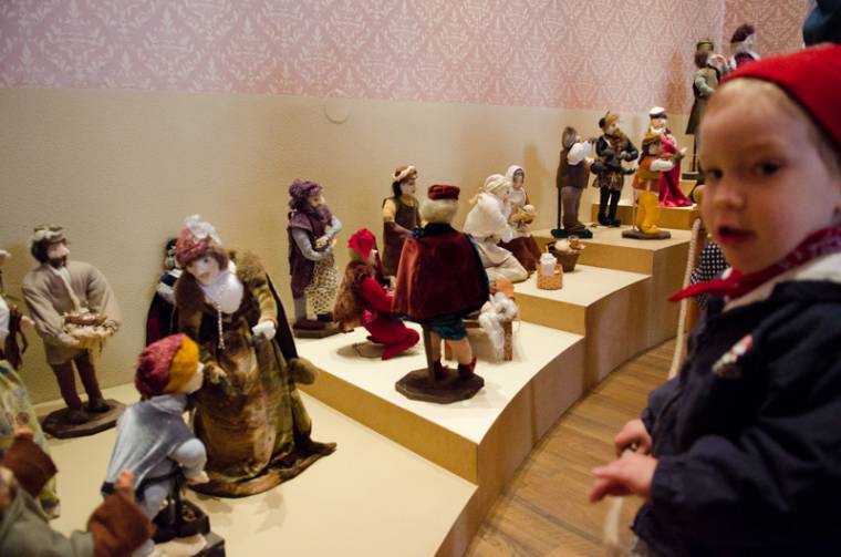 Reneszánsz táncház a rendhagyó kiállításmegnyitón