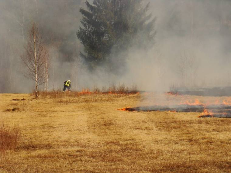 A tűz gyorsan, az információ lassan terjed
