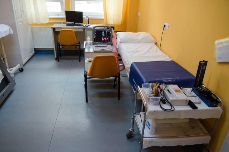 Újabb két felújított kórházi részleg