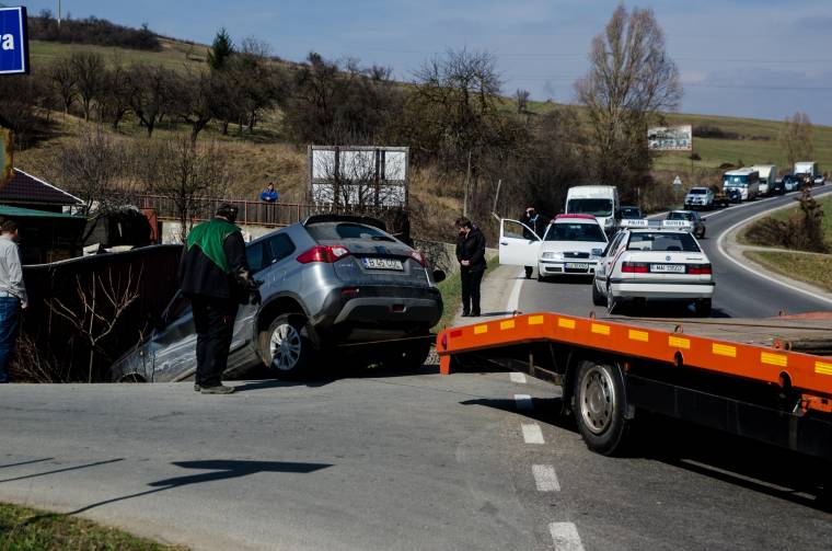 Három gépjármű ütközött össze