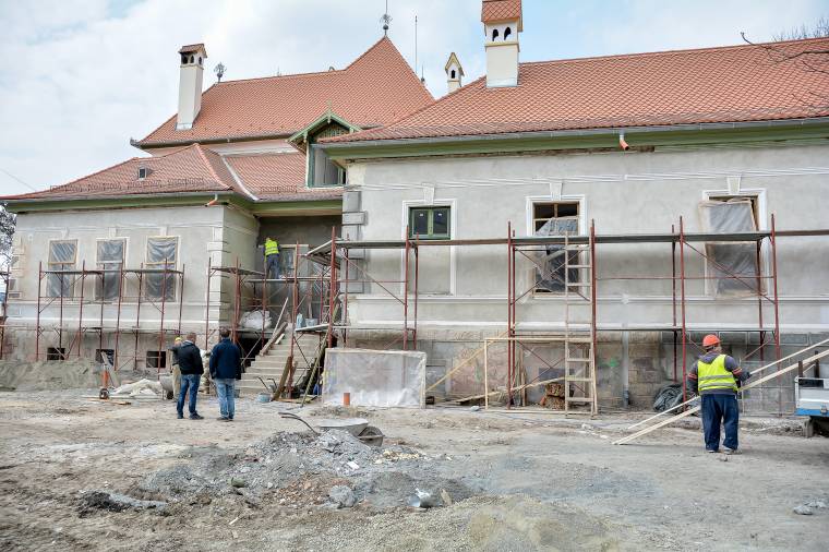 Dolgoznak és felfedeznek