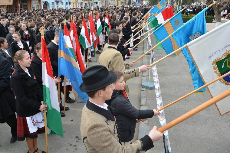 Keresztúron ünnepelt Varga Mihály