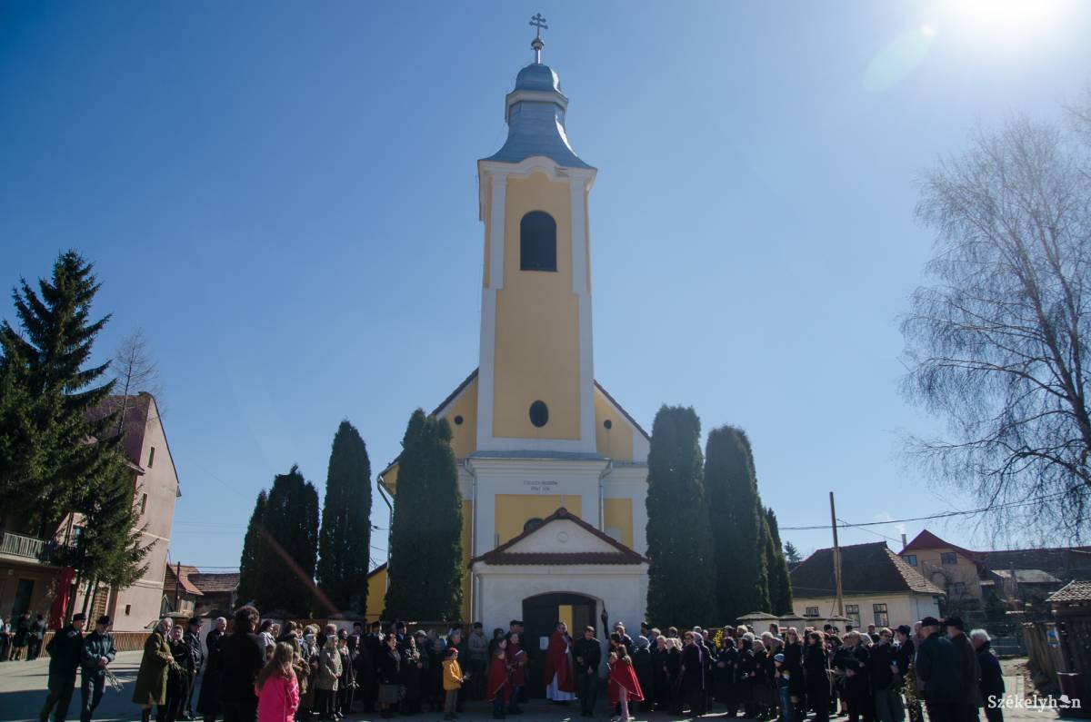 A kápolnásfalusi templom. Archív • Fotó: Barabás Ákos