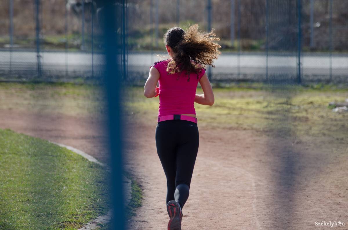 Modern futósávon szaladhatnak majd az udvarhelyiek, ha kedvező elbírálást kap a városháza pályázata • Fotó: Barabás Ákos