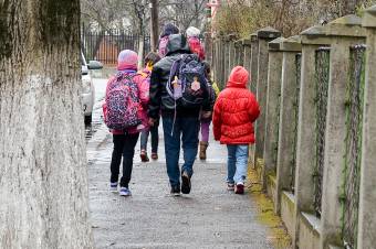 Véget ér a vakáció, hétfőtől ismét kezdődik a tanítás