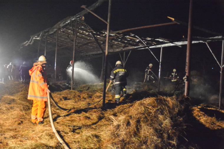Cigaretta a csűrben: odadobták, vagy csak úgy eldobták?