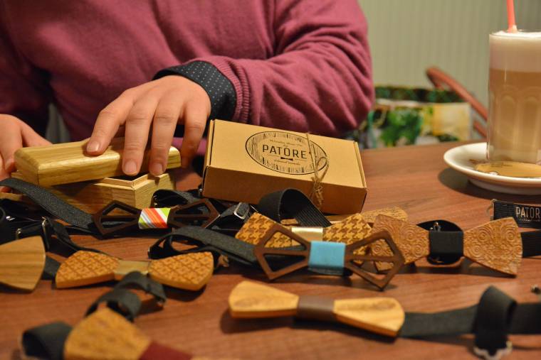 Fából csokornyakkendő