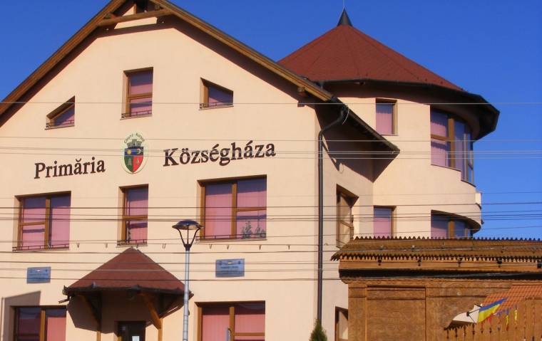 Korond is elbukta alapfokon a feliratpert