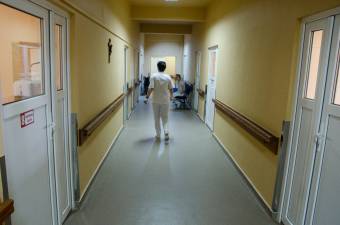 Nő a nyugtalanság az egészségügyben és a szociális ellátórendszerben