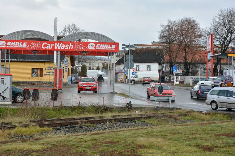 Felmérés: csak akkor mosunk autót, amikor az már nagyon koszos