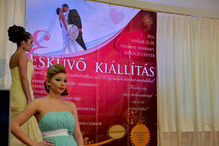 Esküvő Expó két focipályányi területen