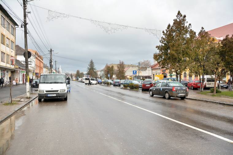 Belement a kátyúba, és ezért balesetezett egy keresztúri