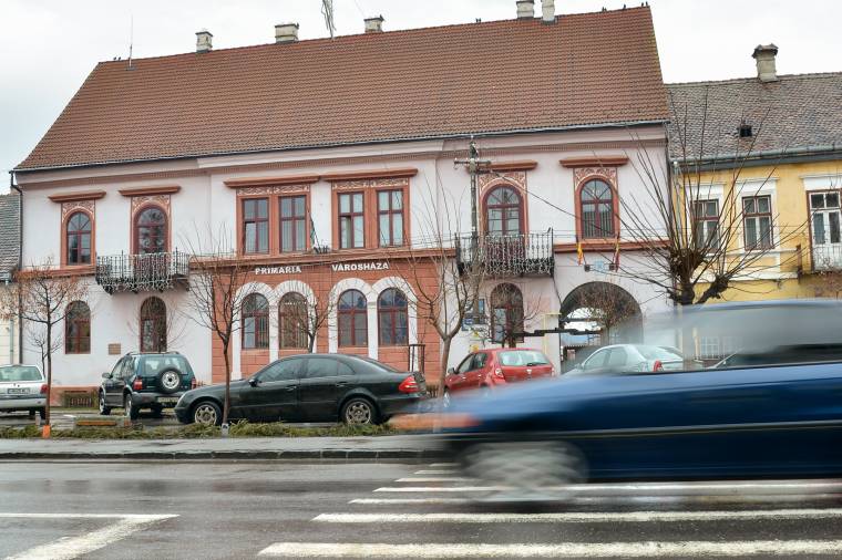 Váratlan fordulat Keresztúron: jelöltség helyett hatósági felügyelet