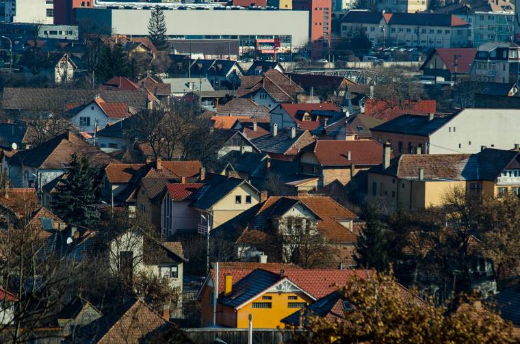 Csökkent a lakáskínálat, nőttek az árak