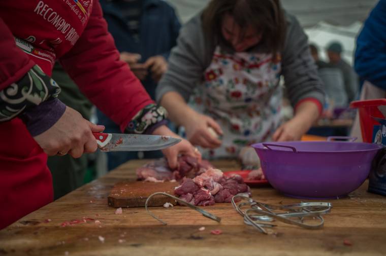 Ha kóstolót kapunk, ne szégyelljük megkérdezni, hogy ellenőriztették-e a húst