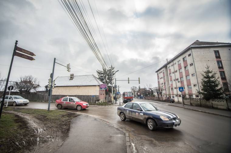Ha kicsi a kereszteződés, toldd meg egy telekvásárlással