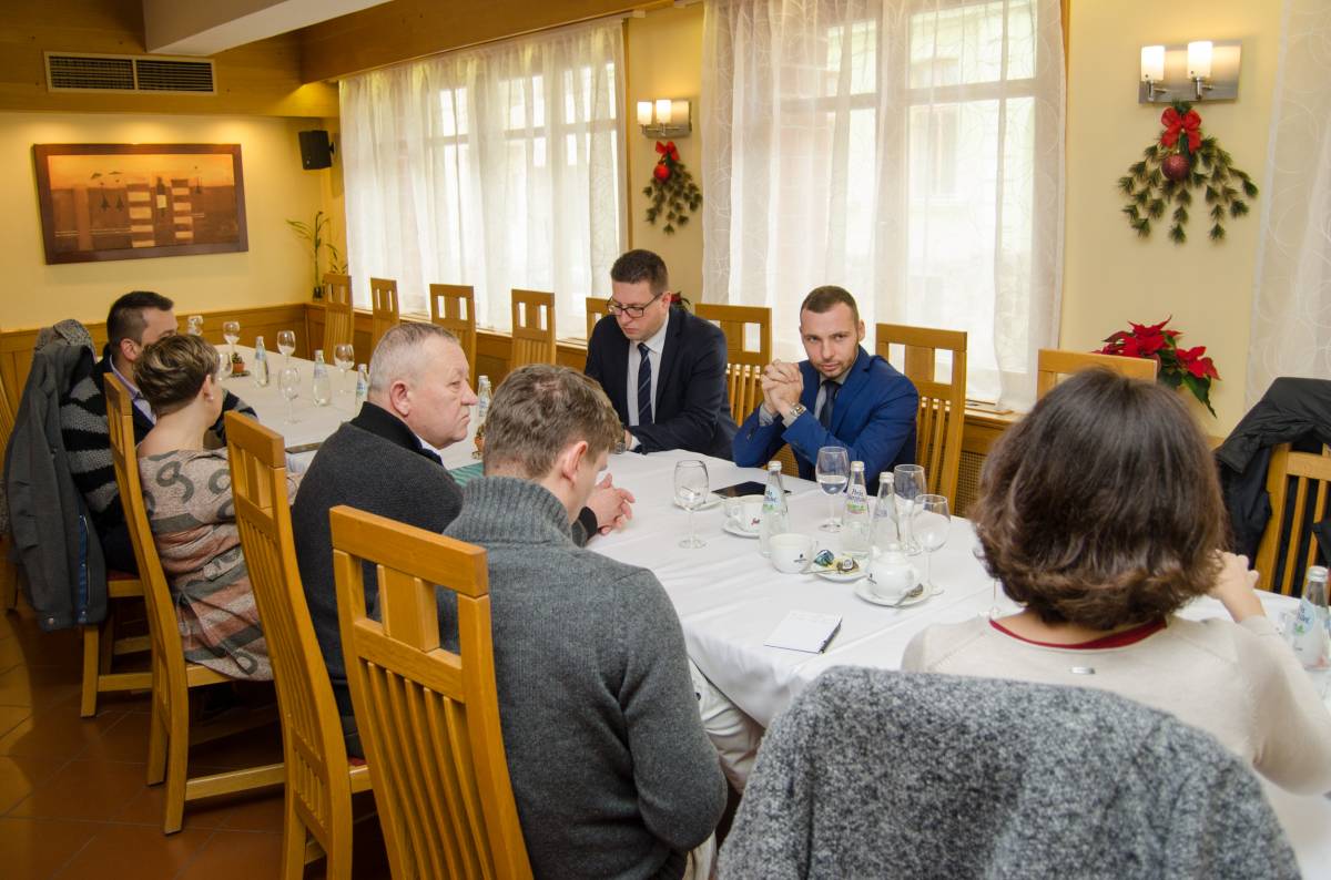 Udvarhelyszéken eddig közel 20 ezer támogatói aláírás gyűlt össze •  Fotó: Csedő Attila